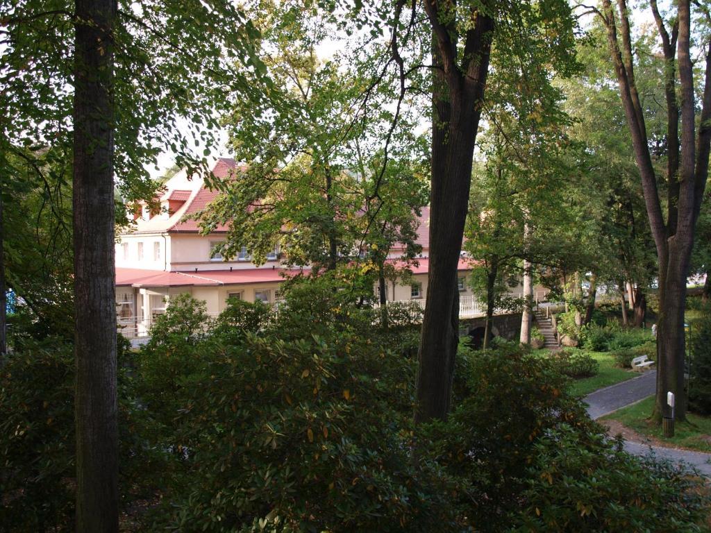 Hotel Saechsisches Haus Berggiesshübel Exterior foto