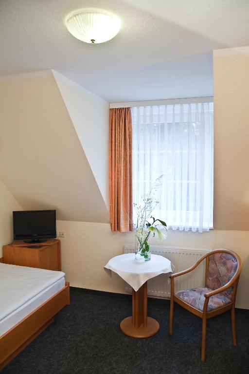 Hotel Saechsisches Haus Berggiesshübel Quarto foto